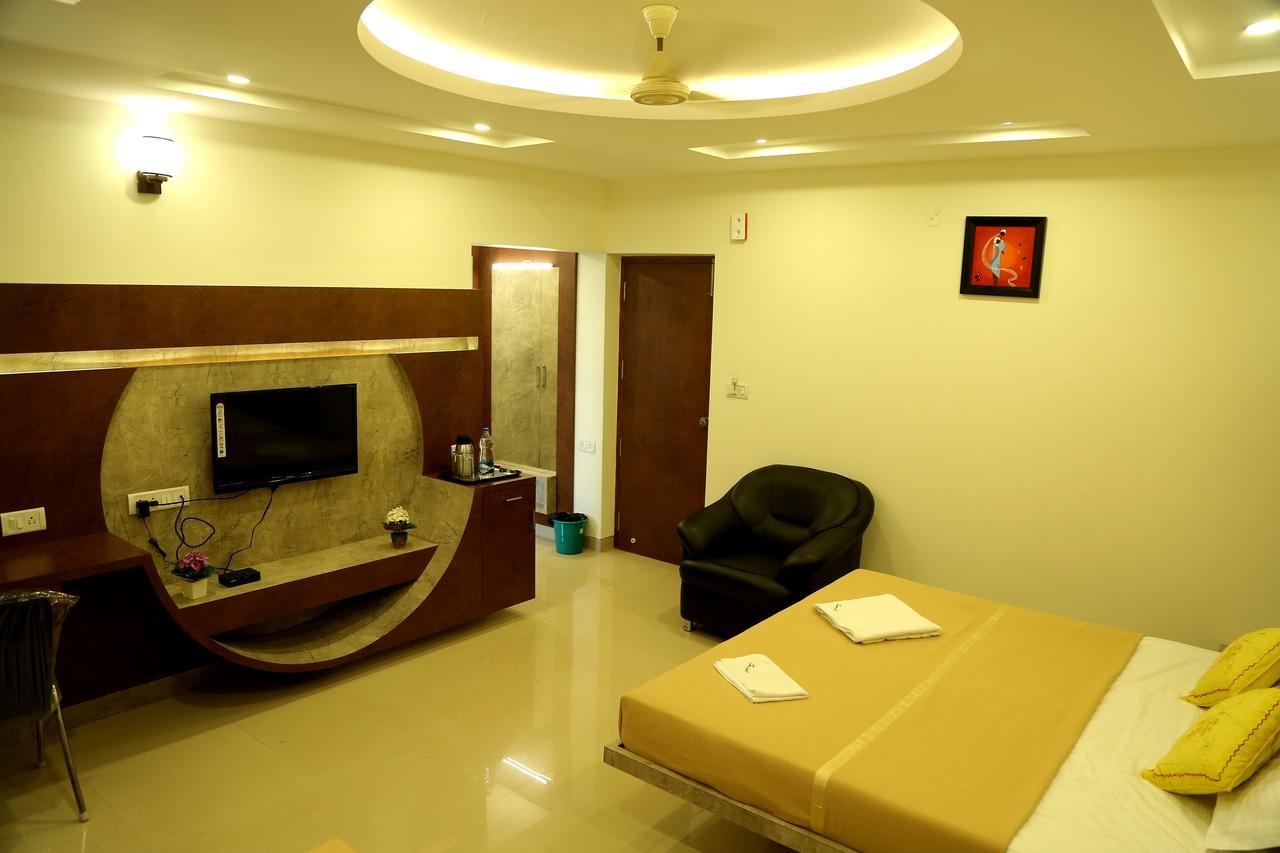 Samarth Residency Hotel Hospet Buitenkant foto