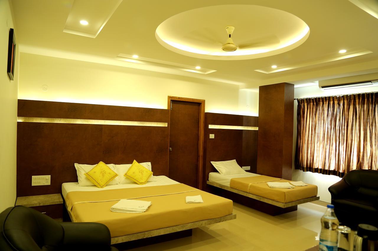 Samarth Residency Hotel Hospet Buitenkant foto