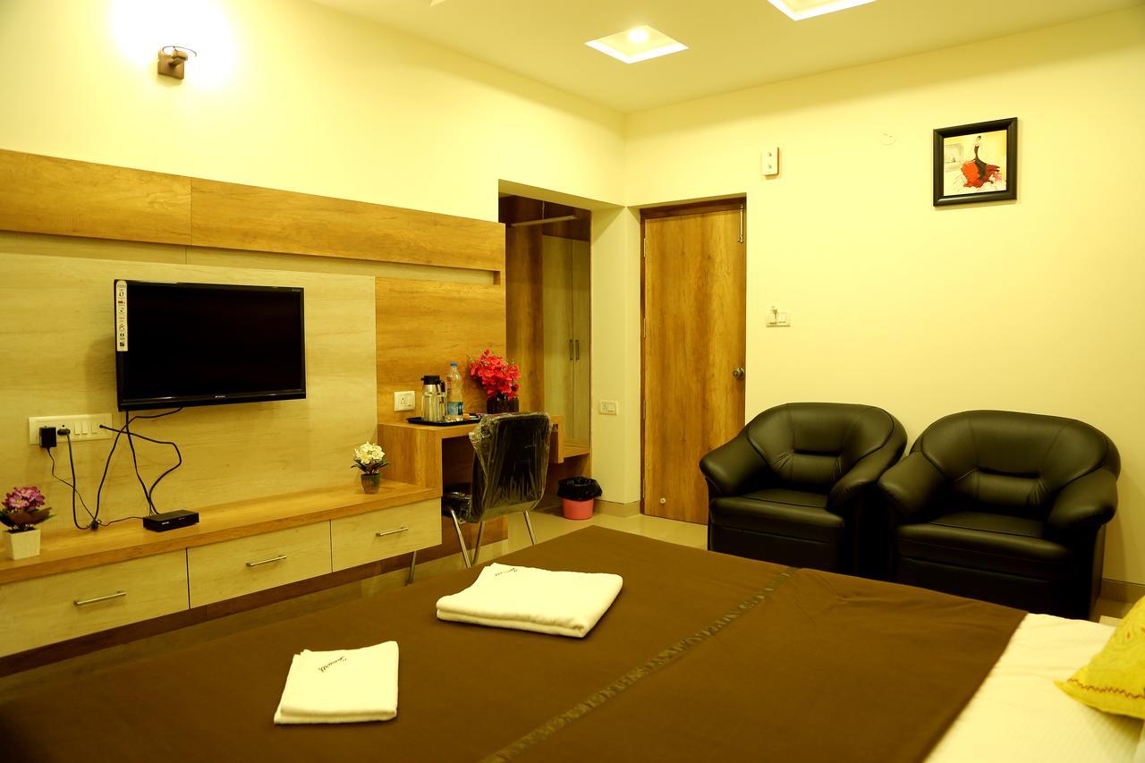 Samarth Residency Hotel Hospet Buitenkant foto