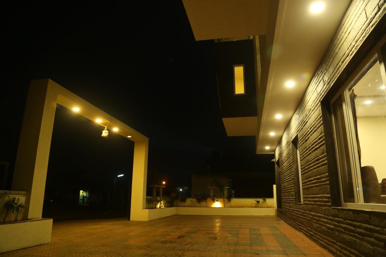 Samarth Residency Hotel Hospet Buitenkant foto
