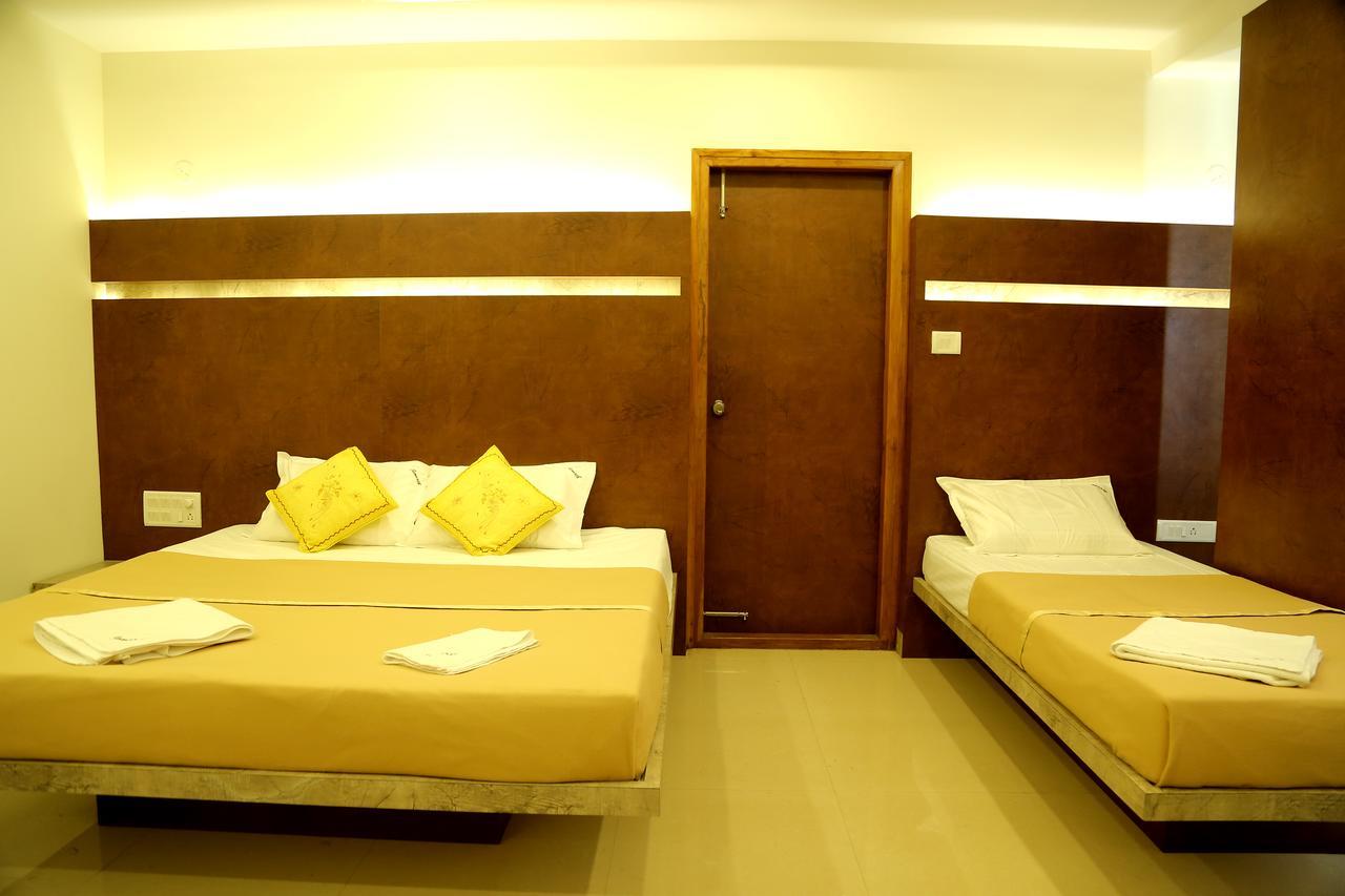 Samarth Residency Hotel Hospet Buitenkant foto